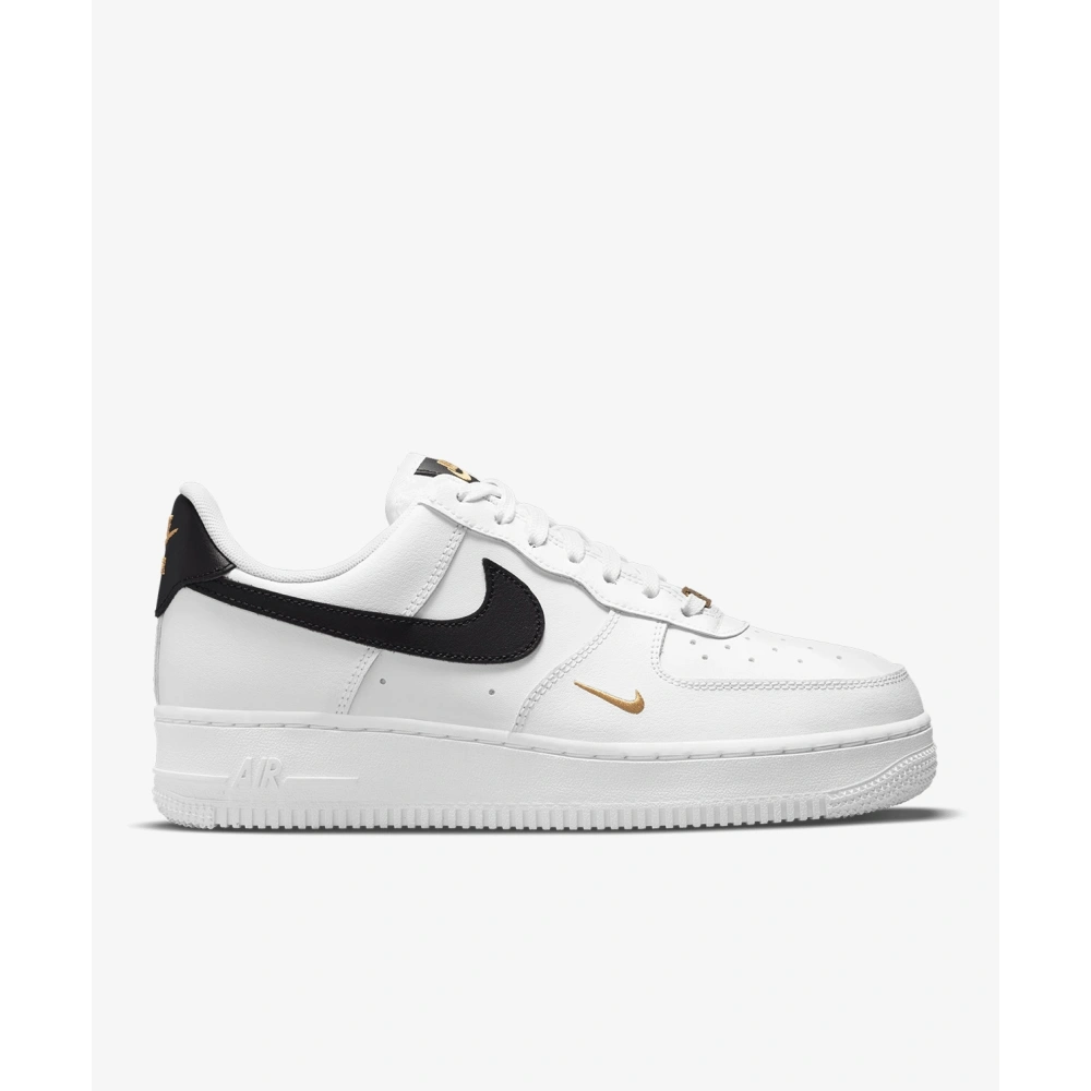 Nike Air Force 1 07 Essential - Beyaz