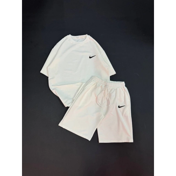 Nike Unisex Oversize Şortlu Takım - Beyaz