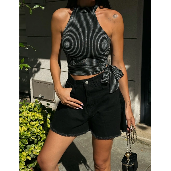 Çizgili Beli Kuşak Detaylı Modern Halter Yaka Bluz