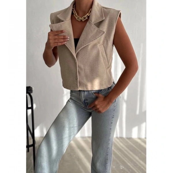 Önü Çıtçıtlı Cepli Kaşe Yelek Bej