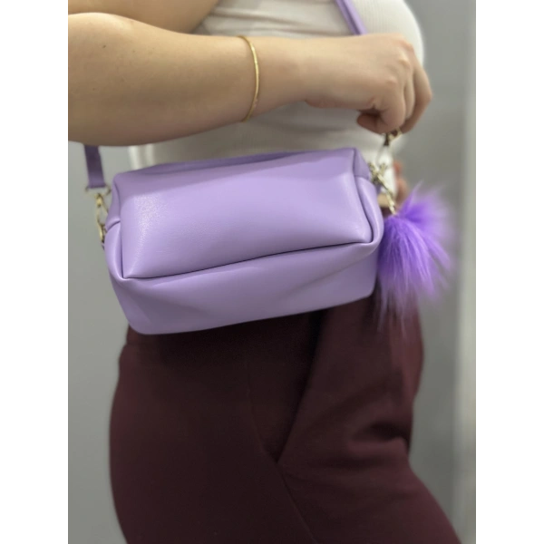 Mor Ponpon Detaylı Cilt Çanta