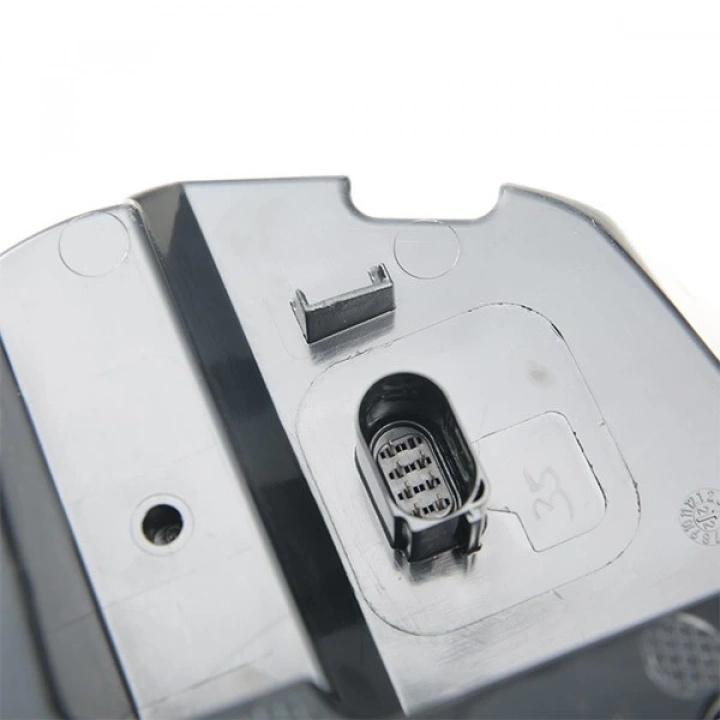 VW Q2 STOP LAMBASI SOL LED`LI 17- 81A945091