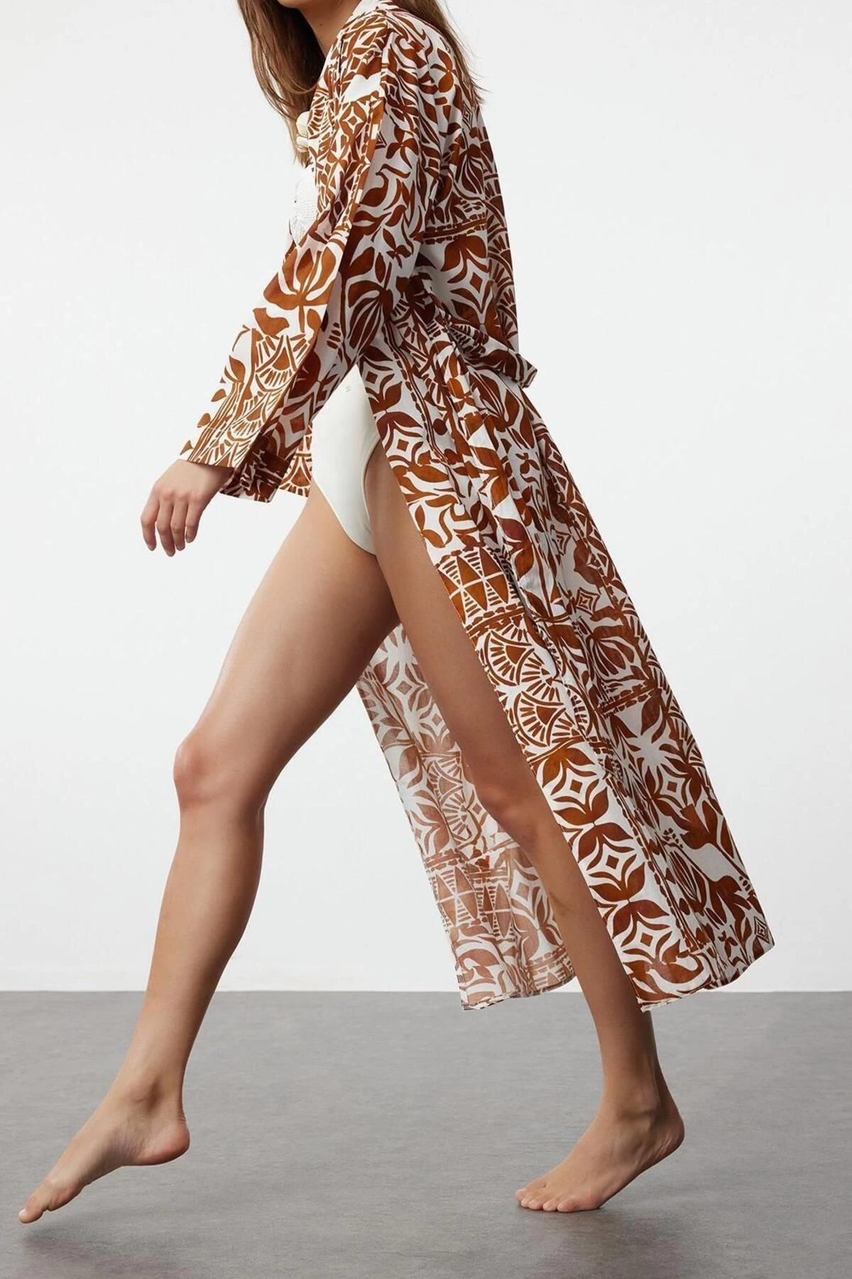 Alternative view of Moda Örme Regular Kalıp Uzun Kruvaze Standart Kol Vual Basic Çizgili Desen Kimono Kaftan