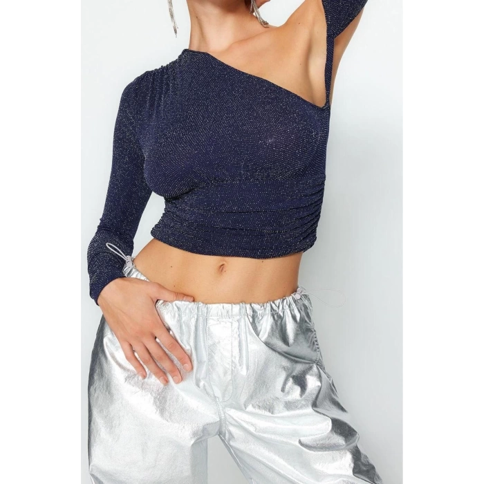Kadın Moda Şık Üst Giyim Crop Asimetrik Yaka Fitted Kalıp Örme Parıltılı Simli Büstiyer