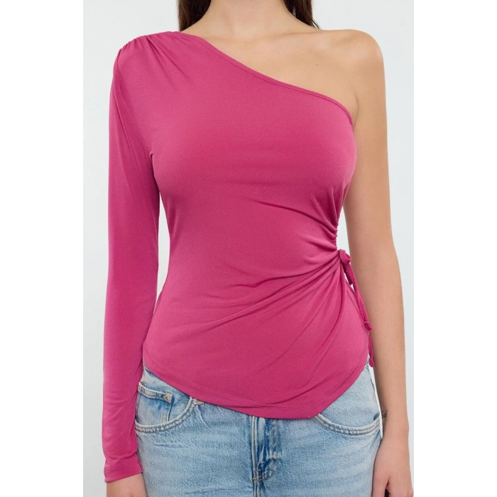 Kadın Moda Şık Regular Asimetrik Yaka Tek Kol Fitted Kalıp Örme Cut-Out Pencere Detaylı Bluz