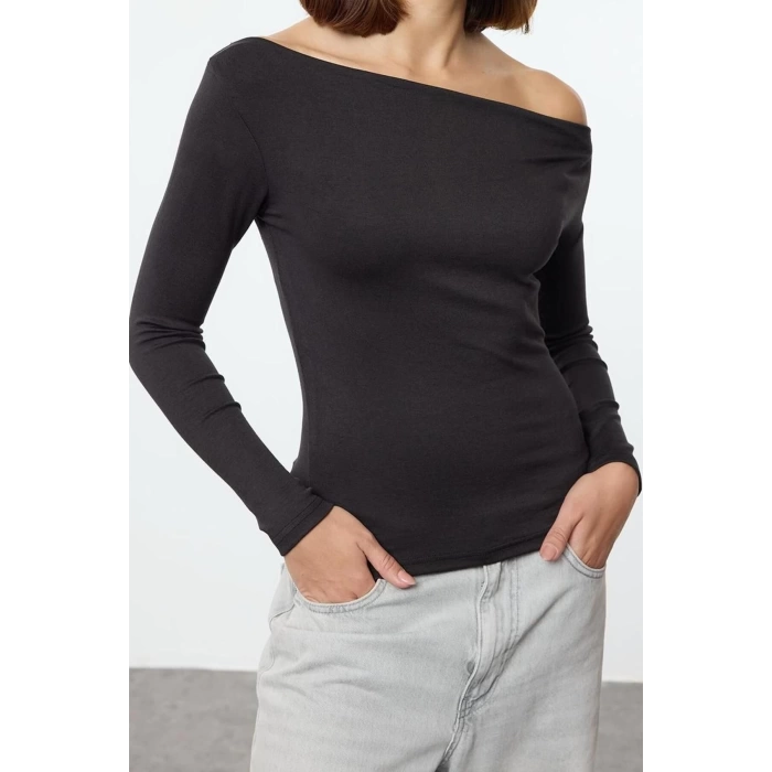 Womens Carmen Collar Low Sleeve Slim Pattern Knitted Soft Touch Soft Fabric Body-Smoothing Flexible Blouse