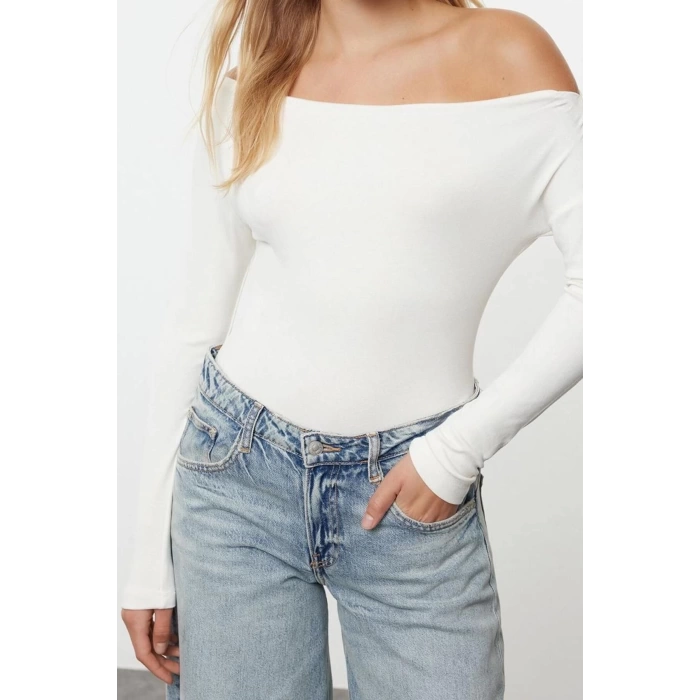 Womens Carmen Collar Low Sleeve Slim Pattern Knitted Soft Touch Soft Fabric Body-Smoothing Flexible Blouse