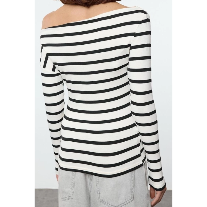 Womens Carmen Collar Low Sleeve Slim Pattern Knitted Soft Touch Soft Fabric Body-Smoothing Flexible Blouse