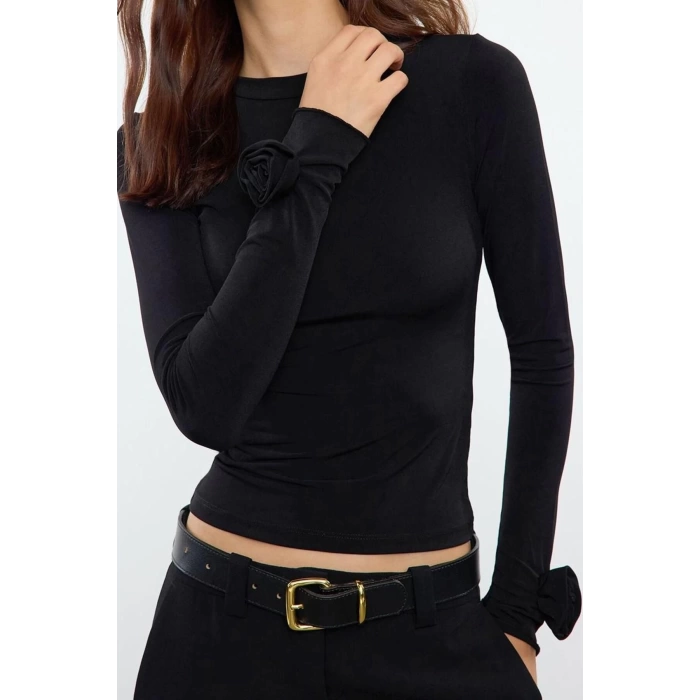 Kadın Moda Şık Regular Dik Yaka Slim Kalıp Örme Gül Detaylı Fitted Vucuda Oturan Kollu Esnek Bluz