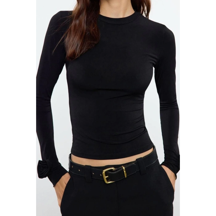 Kadın Moda Şık Regular Dik Yaka Slim Kalıp Örme Gül Detaylı Fitted Vucuda Oturan Kollu Esnek Bluz