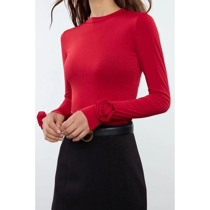 Kadın Moda Şık Regular Dik Yaka Slim Kalıp Örme Gül Detaylı Fitted Vucuda Oturan Kollu Esnek Bluz