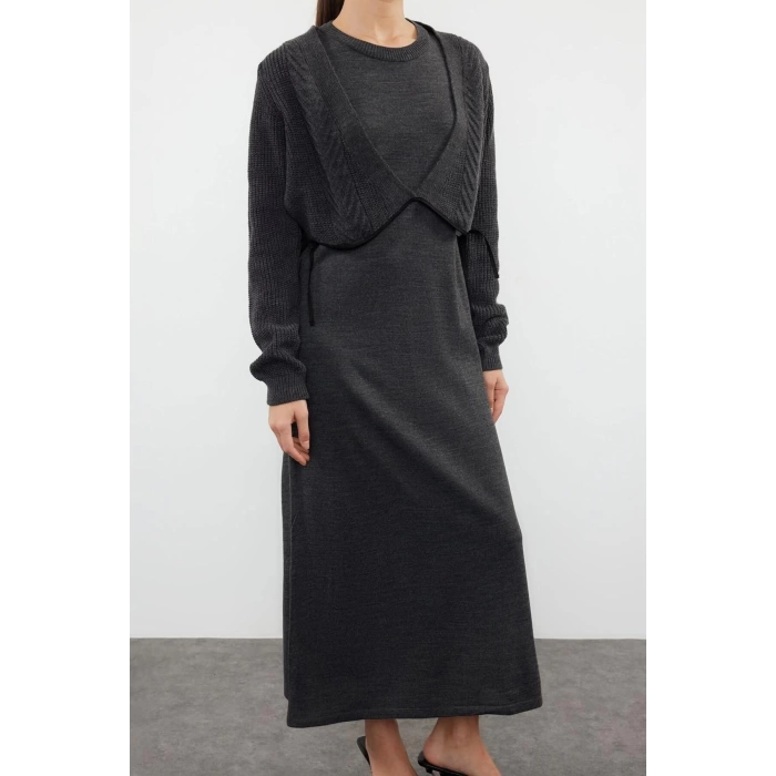 Yeni Regular Casual Günlük Tek Plaka Triko V Yaka Uzun Kol Basic Maxi Boy Elbise