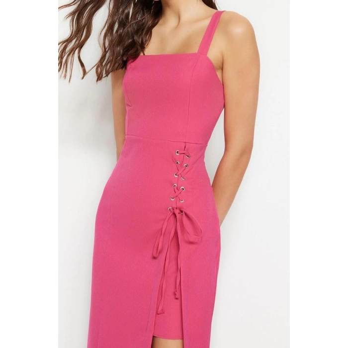 Yeni Slim Gündüz Gece Finike Dokuma Kare Yaka Askılı Kol Bodycone Midi Boy Elbise