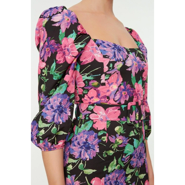 New Fit Day Night Queen Crepe Woven Square Neck Three Quarter Sleeve Bodycone Mini Length Dress