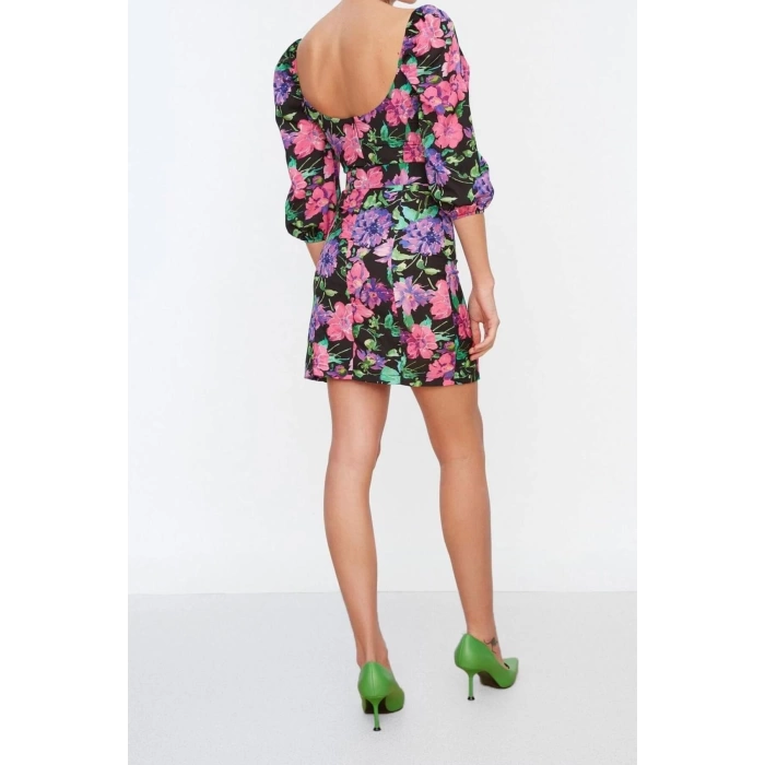 New Fit Day Night Queen Crepe Woven Square Neck Three Quarter Sleeve Bodycone Mini Length Dress