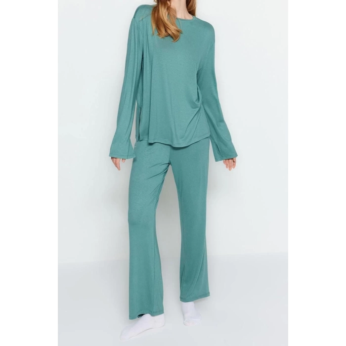 Kadın Bisiklet Yaka Boru Paça Uzun Kol Lacivert Yırtmaç Detaylı Tshirt-Pantolon Örme Pijama Takımı