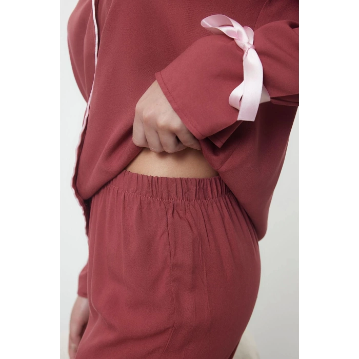 Kadın Moda Şık Gömlek Yaka Geniş Paça Uzun Kol Koyu Bağlama Kurdeleli Viskon Dokuma Pijama Takımı