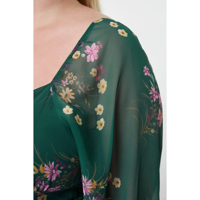 Women Fashion Stylish Plus Size Mini Length Square Neck Relaxed Chiffon Woven Plus Size Dress
