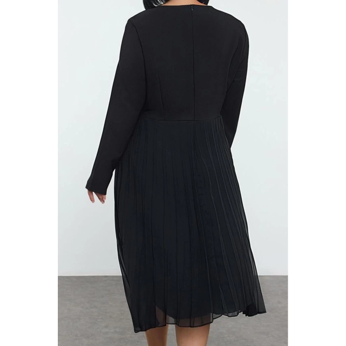 Women Fashion Stylish Plus Size Midi Length Crew Neck Relaxed Skirt Lined Chiffon Pleated Woven Dress