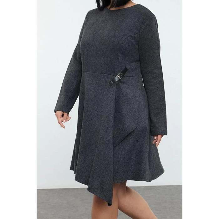 Womens Plus Size Midi Length Crew Neck Relaxed Tweed Buckle Accessory Woven Plus Size Dress