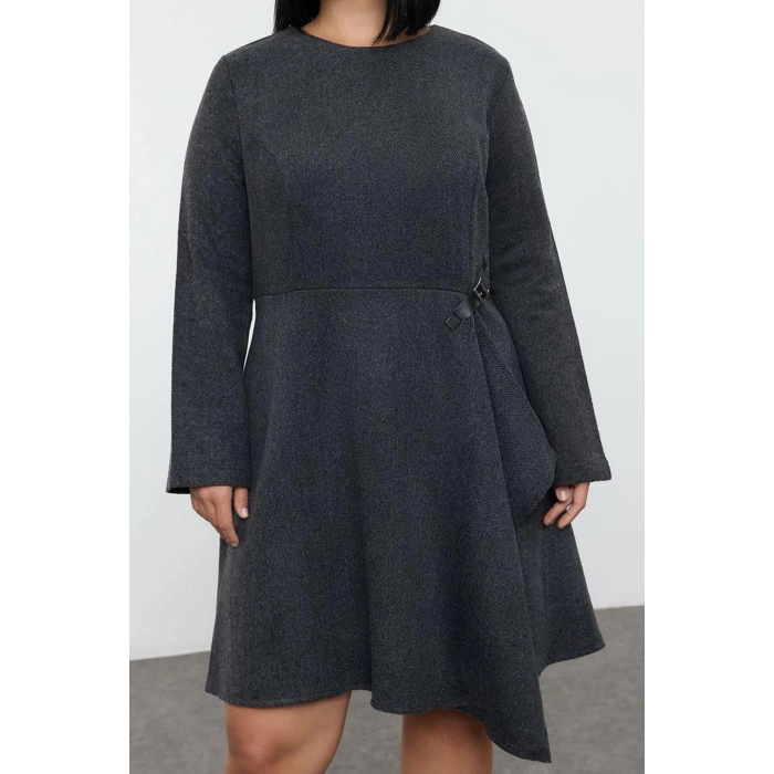 Womens Plus Size Midi Length Crew Neck Relaxed Tweed Buckle Accessory Woven Plus Size Dress