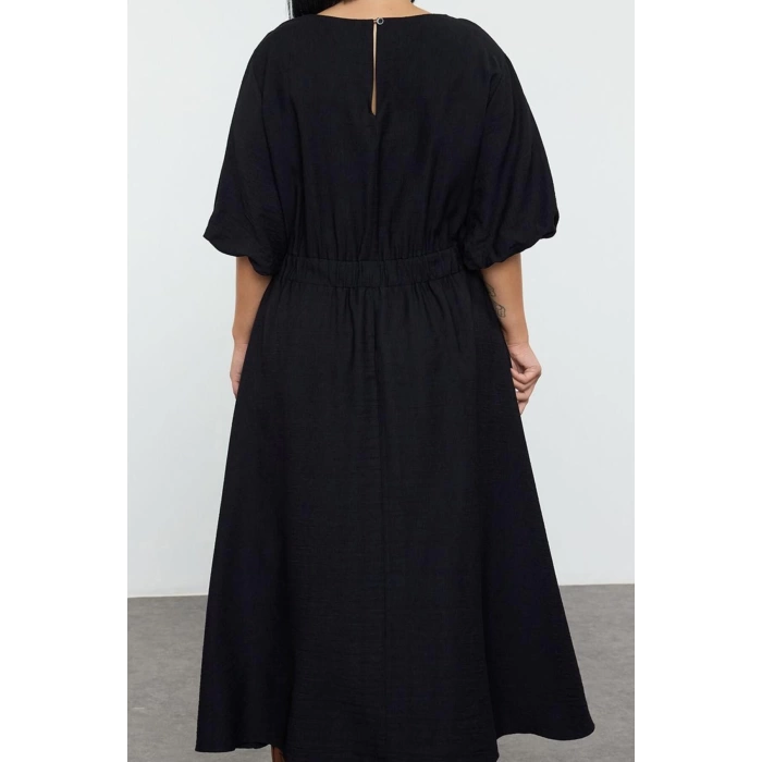 Women Fashion Stylish Plus Size Midi Length Crew Neck Relaxed Textured Balloon Sleeve Woven Plus Size Dress