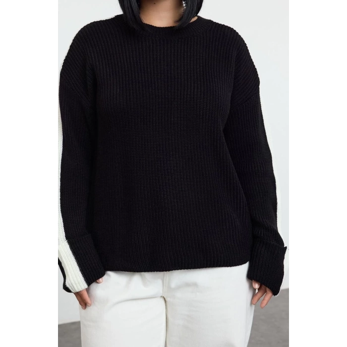 Women Fashion Stylish Plus Size Crew Neck Low Sleeve Regular Striped Folded Sleeve Knitwear Sweater