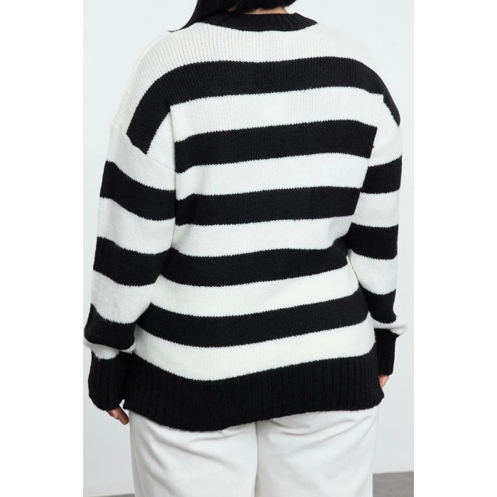Women Fashion Stylish Plus Size Crew Neck Low Sleeve Regular Striped Knitwear Sweater