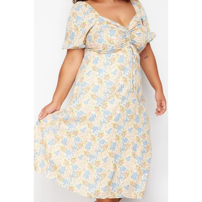 Women Fashion Stylish Plus Size Midi Length Sweetheart Neck Relaxed Floral Patterned Woven Dress