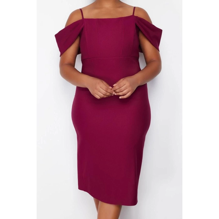 Kadın Moda Şık Büyük Beden Midi Boy Carmen Yaka Fitted Düz Bodycone Dokuma Büyük Beden Elbise