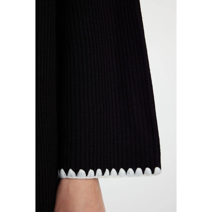 Women Fashion Stylish Hijab Maxi Length Crew Neck Relaxed Stitching Detailed Long Knit Dress