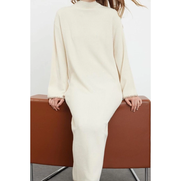 Women Fashion Stylish Hijab Maxi Length Crew Neck Relaxed Stitching Detailed Long Knit Dress