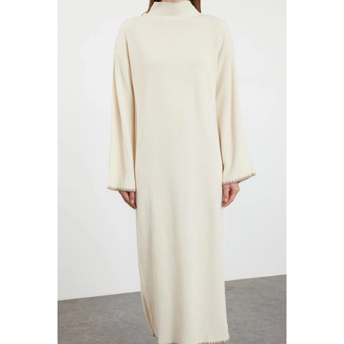 Women Fashion Stylish Hijab Maxi Length Crew Neck Relaxed Stitching Detailed Long Knit Dress