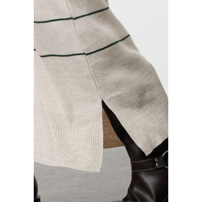 Women Fashion Stylish Hijab Maxi Length Crew Neck Relaxed Stone Striped Long Knit Dress