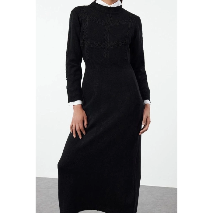 Women Fashion Stylish Hijab Maxi Length Stand Collar Fitted Lace Detail Soft Texture Knit Dress