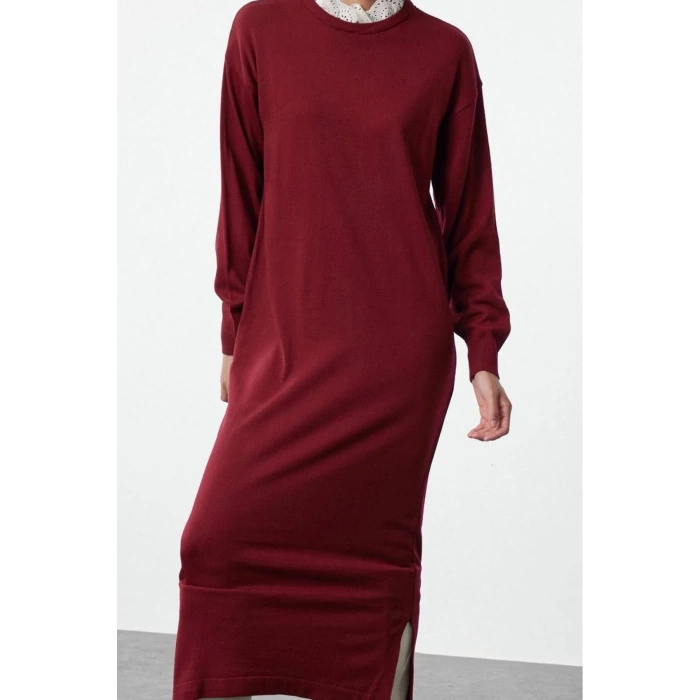 Women Fashion Stylish Hijab Maxi Length Stand Collar Relaxed Burgundy Embroidered Collar Detailed Knitwear Dress