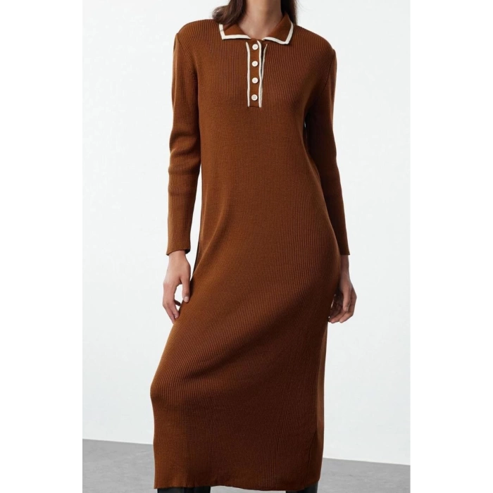 Kadın Moda Şık Tesettür Maxi Boy Polo Yaka Fitted Yakası Biyeli Triko Elbise