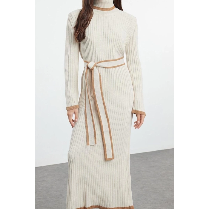 Women Fashion Stylish Hijab Maxi Length Stand Collar Fitted Belted Mink Piping Knit Dress