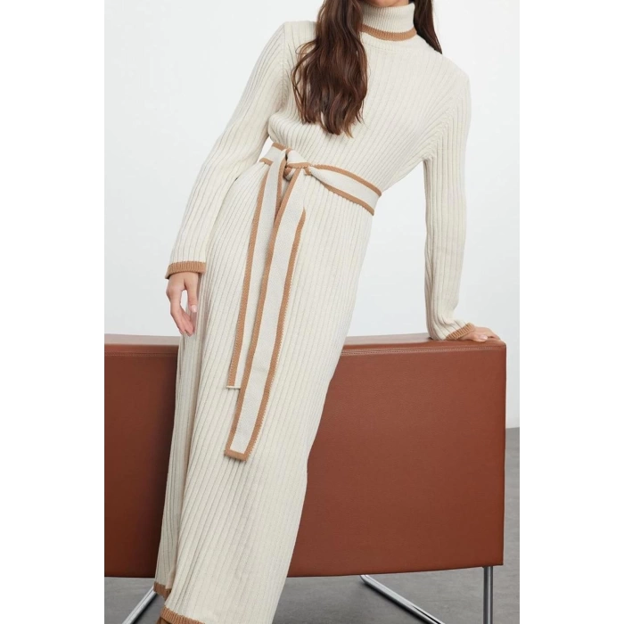 Women Fashion Stylish Hijab Maxi Length Stand Collar Fitted Belted Mink Piping Knit Dress