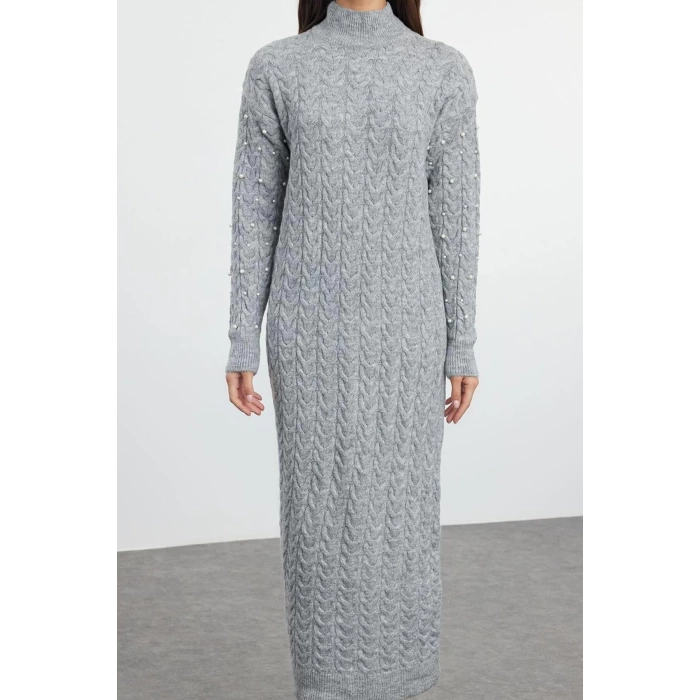 Women Fashion Stylish Hijab Maxi Length Crew Neck Regular Hair Knitted Pearl Accessory Knitwear Dress