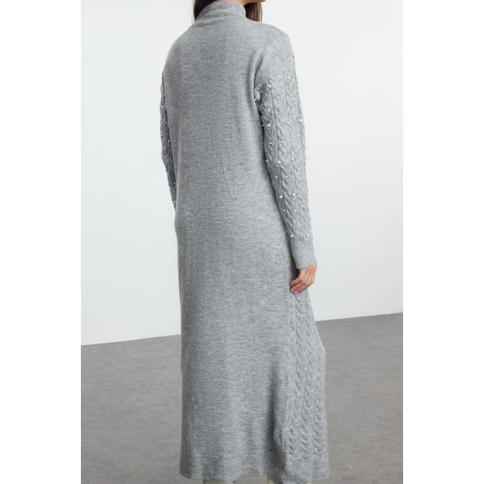 Women Fashion Stylish Hijab Maxi Length Crew Neck Regular Hair Knitted Pearl Accessory Knitwear Dress
