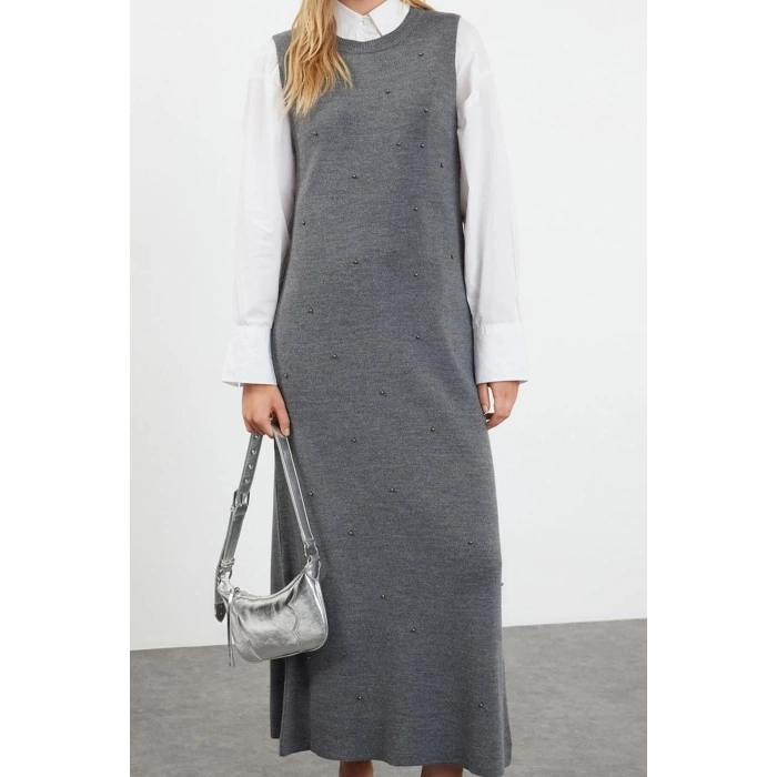 Women Fashion Stylish Hijab Long Crew Neck Regular Pearl Knitted Dress
