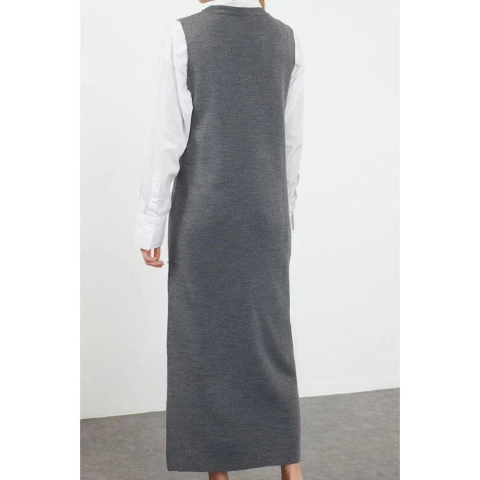 Women Fashion Stylish Hijab Long Crew Neck Regular Pearl Knitted Dress