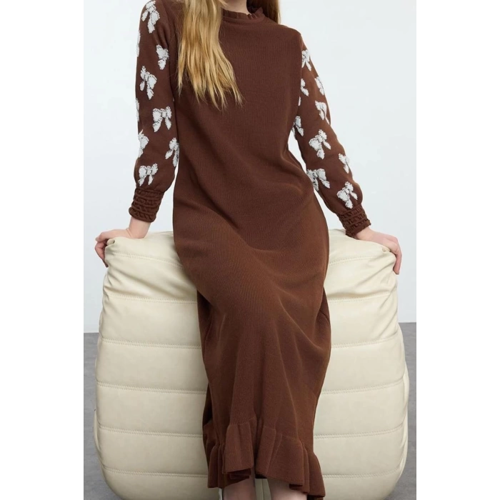 Women Fashion Stylish Hijab Maxi Length Crew Neck Fitted Ribbon Patterned Knit Dress