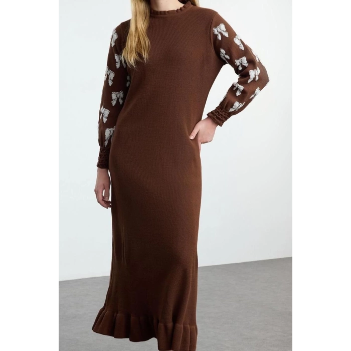Women Fashion Stylish Hijab Maxi Length Crew Neck Fitted Ribbon Patterned Knit Dress