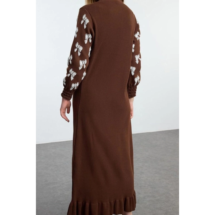 Women Fashion Stylish Hijab Maxi Length Crew Neck Fitted Ribbon Patterned Knit Dress