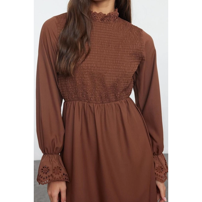 Kadın Moda Şık Tesettür Uzun Dik Yaka Regular Gipeli Dokuma Elbise