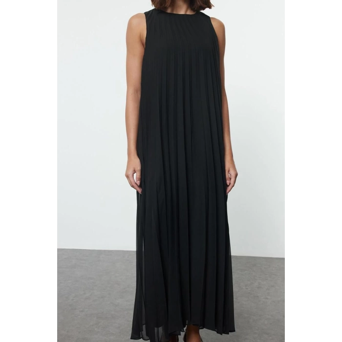 Women Fashion Stylish Hijab Long Crew Neck Regular Pleated Woven Underwear Dress
