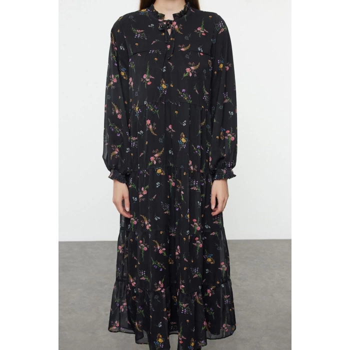 Women Fashion Stylish Hijab Long Stand Collar Oversize Crisp Floral Patterned Collar Detailed Woven Dress