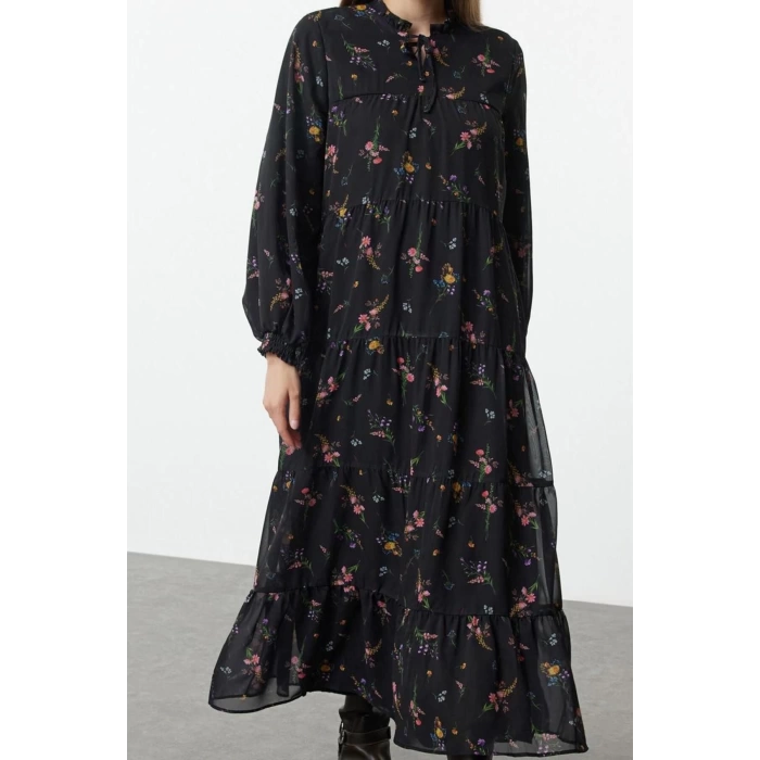 Women Fashion Stylish Hijab Long Stand Collar Oversize Crisp Floral Patterned Collar Detailed Woven Dress